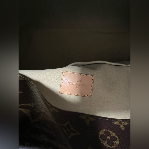 Louis Vuitton Artsy MM bag - Picture 9 of 10